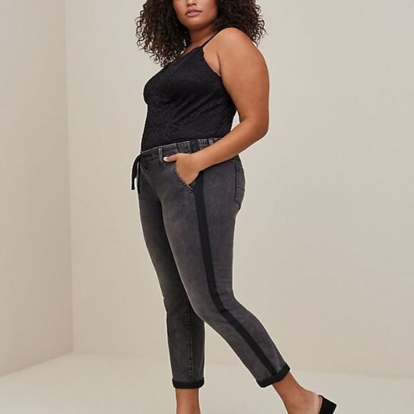 New Torrid Super Soft Pull On Boyfriend Jogger Jeans Side Stripe Distres… - Picture 3 of 8